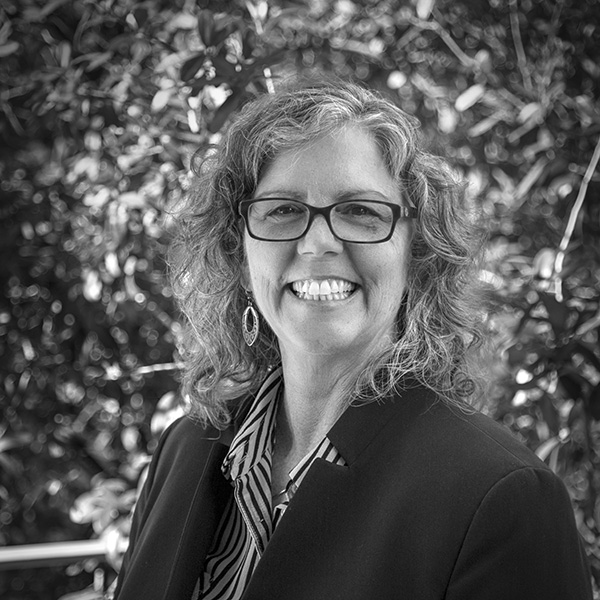 Stephanie-Leach-600x600 Stephanie Leach